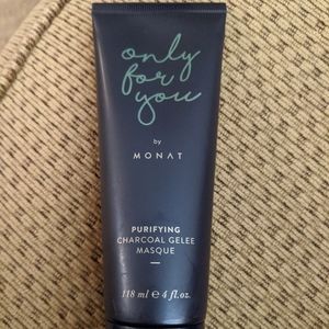 Monat "Purifying Charcoal Gelee Masque"